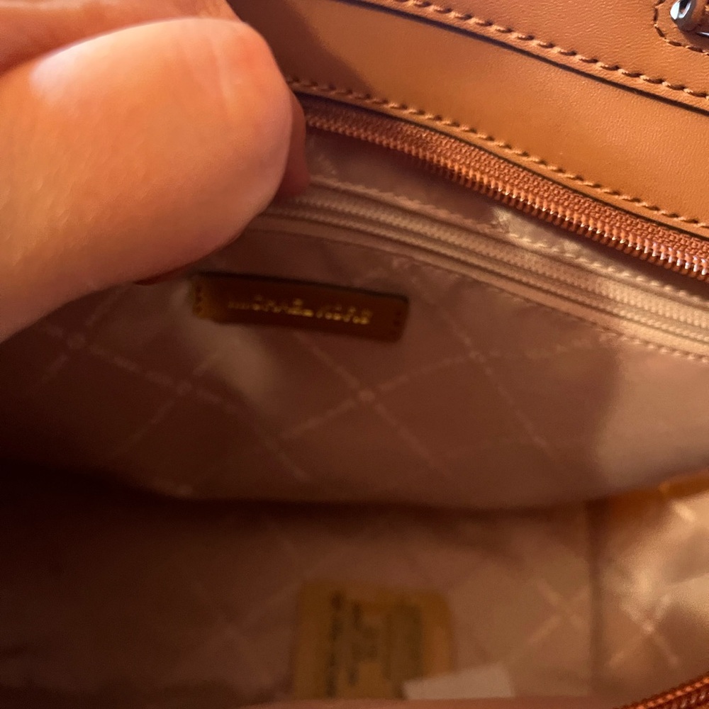 Micheal Kors tote bag. Brand new with tags. - Picture 8 of 10